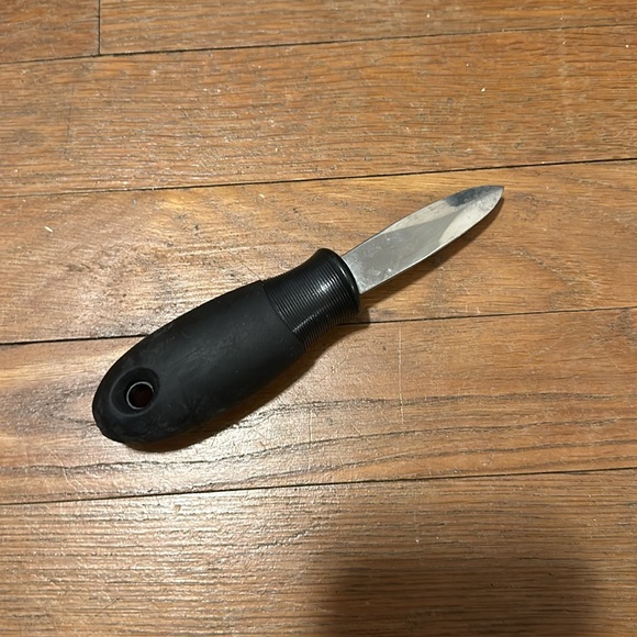 OXO Good Grips Oyster Knife - Picture 2 of 3